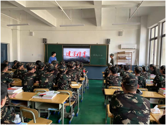 江西九江科技中等专业学校2021级新生军训活动圆满完成