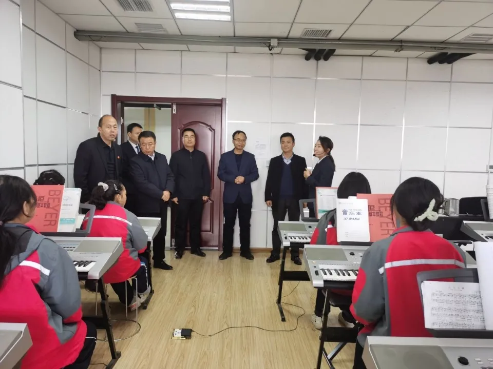咸阳市教育局视导兴平市职业教育中心职业教育工作