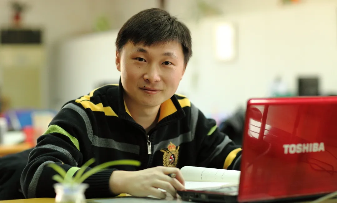 上海市大众工业学校教师龚魏清、王文强被评为嘉定工匠