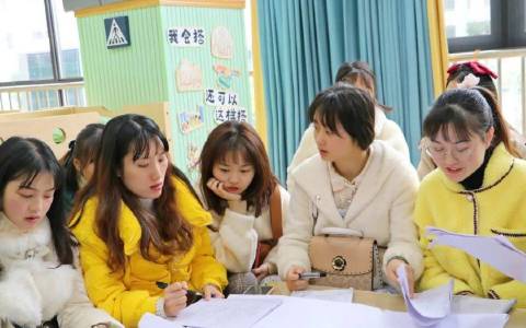 湖南幼师行业的前景、未来趋势怎么样？