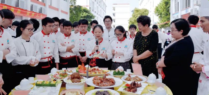 深圳市宝山技工学校开设的专业有哪些？